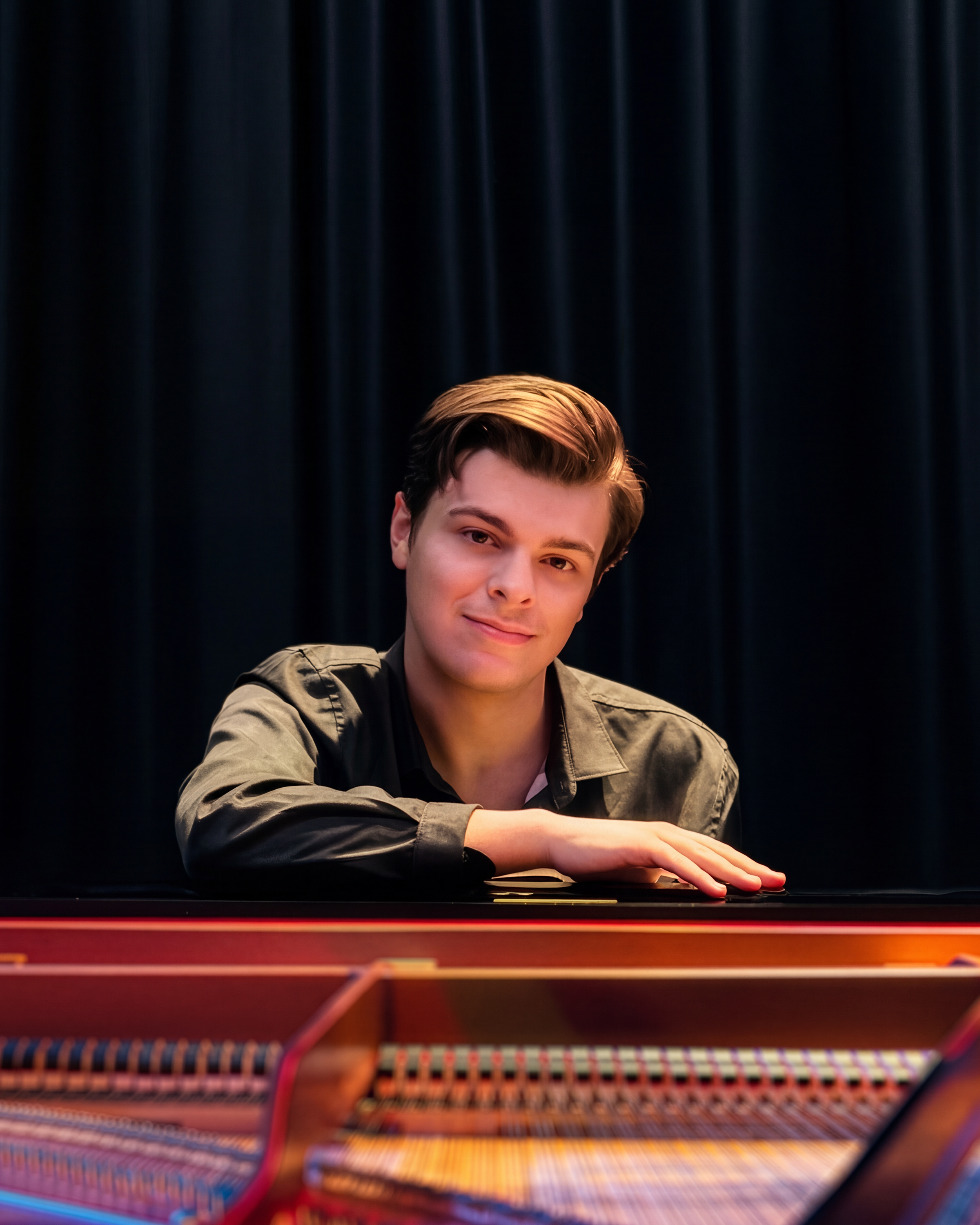 Michael Rainwater concert pianist headshot portrait